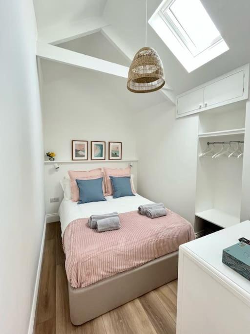 Cosy country getaway, 5 mins from the sea