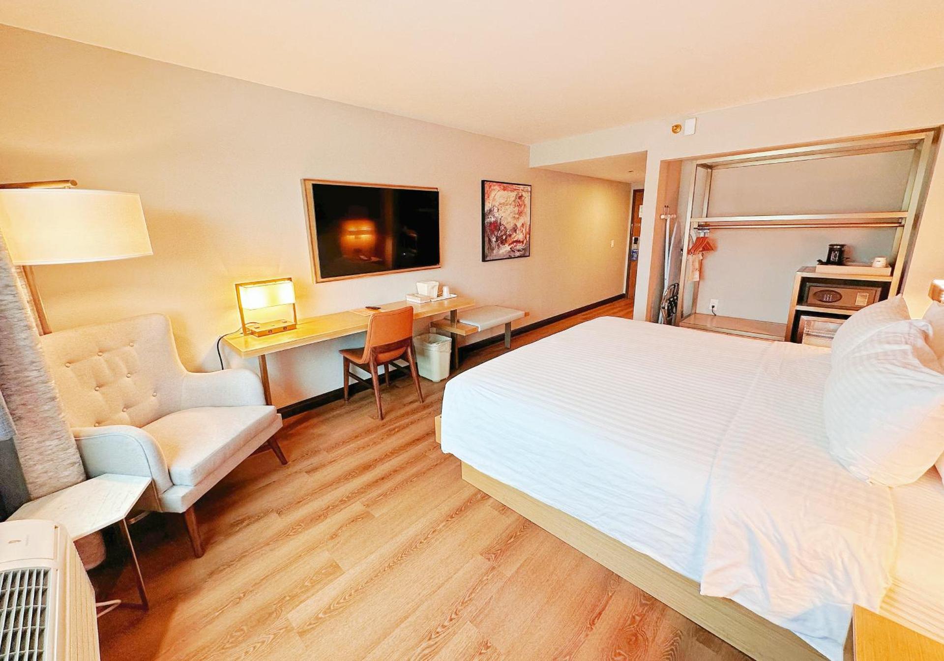 Photo of the whole room