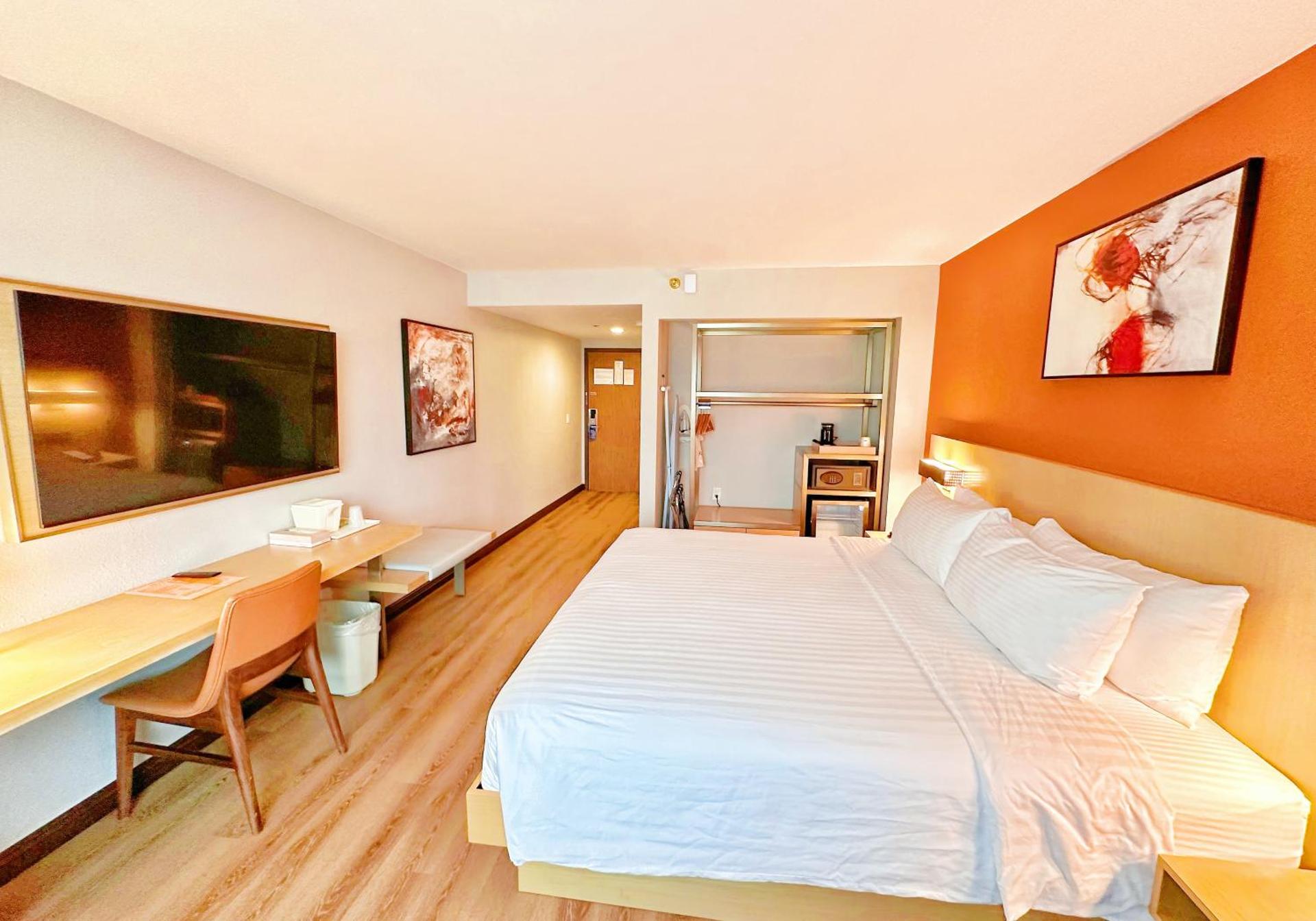 Photo of the whole room