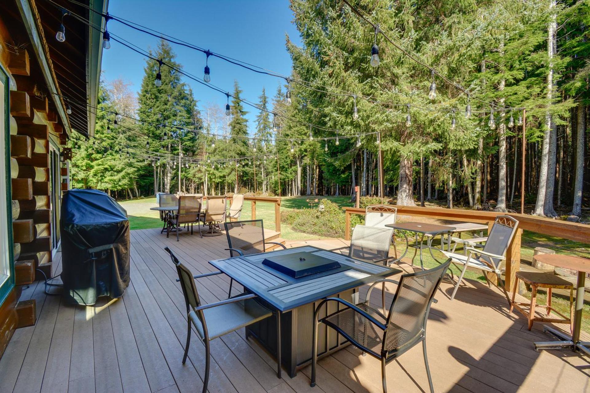 Peaceful Retreat on 10 Acres Less Than 7 Miles to La Push