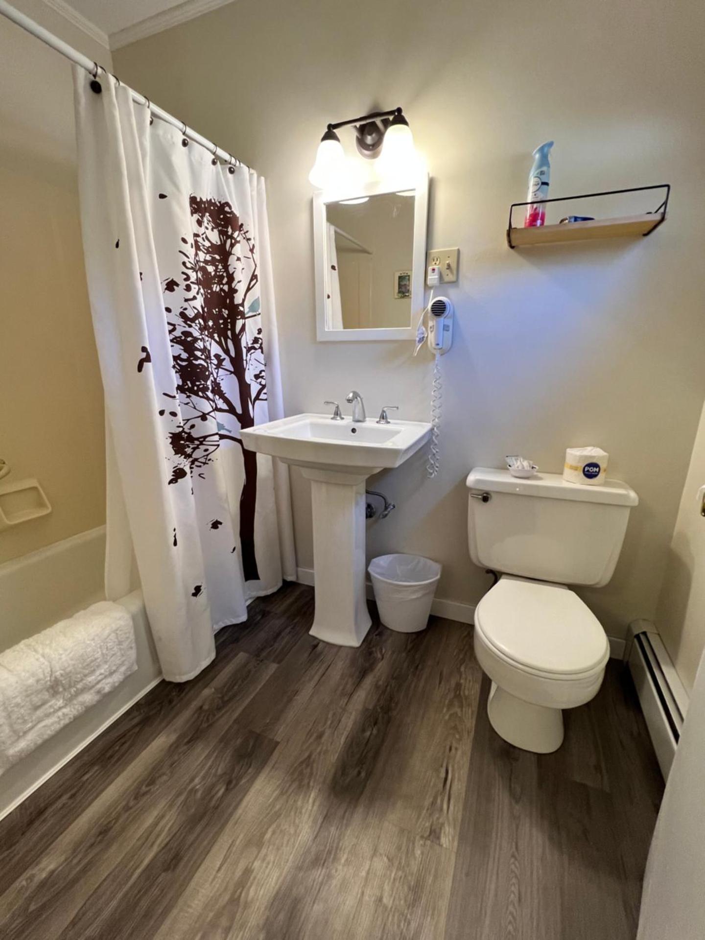 Alamoosook Lakeside Inn Orland