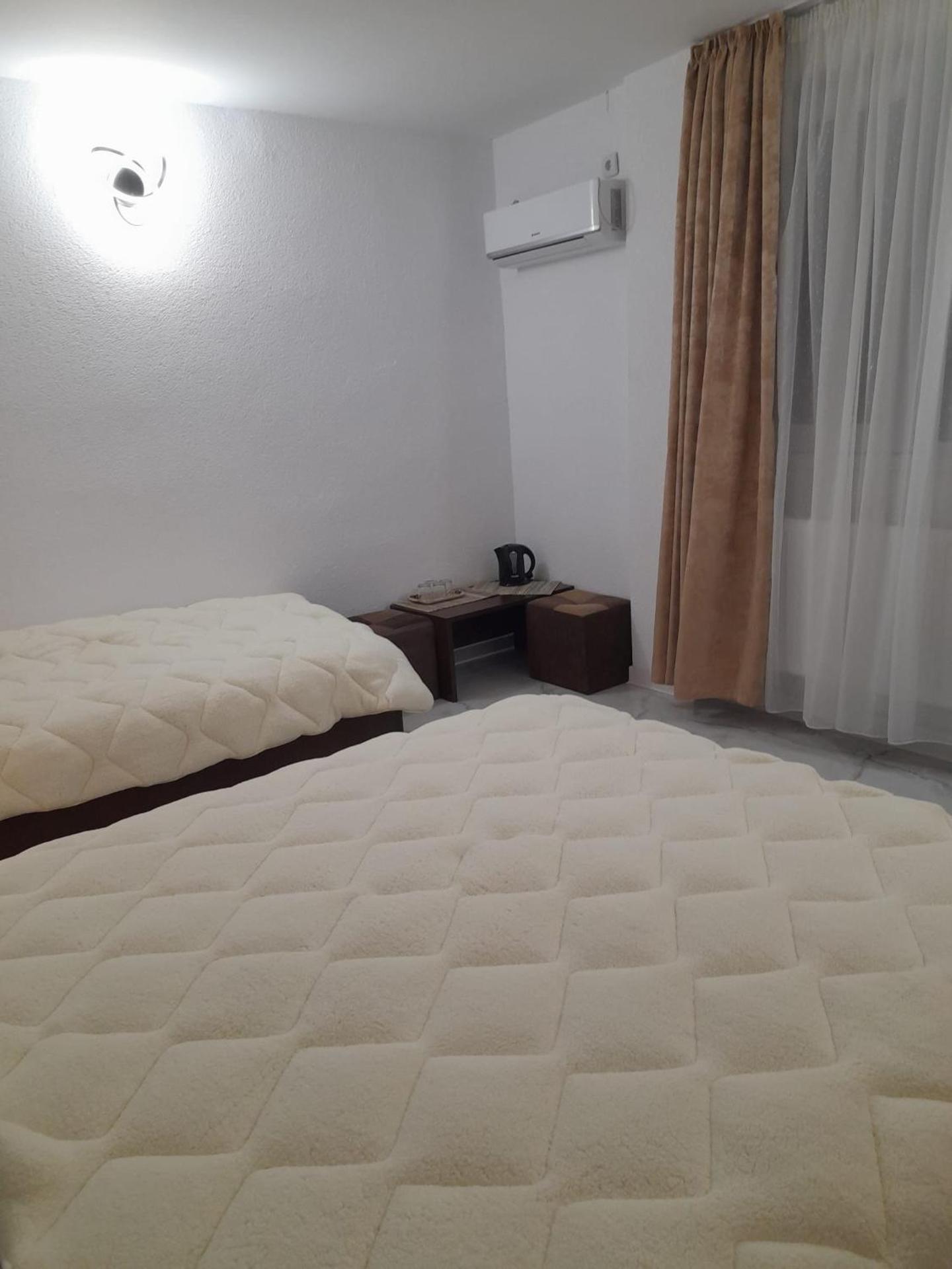 Camere de închiriat Darius 16 , 2 camere