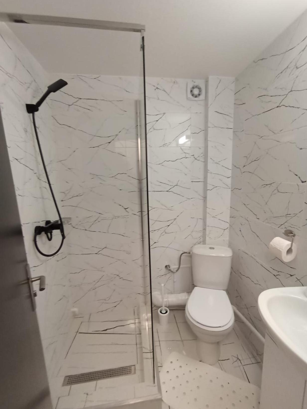 Camere de închiriat Darius 16 , 2 camere