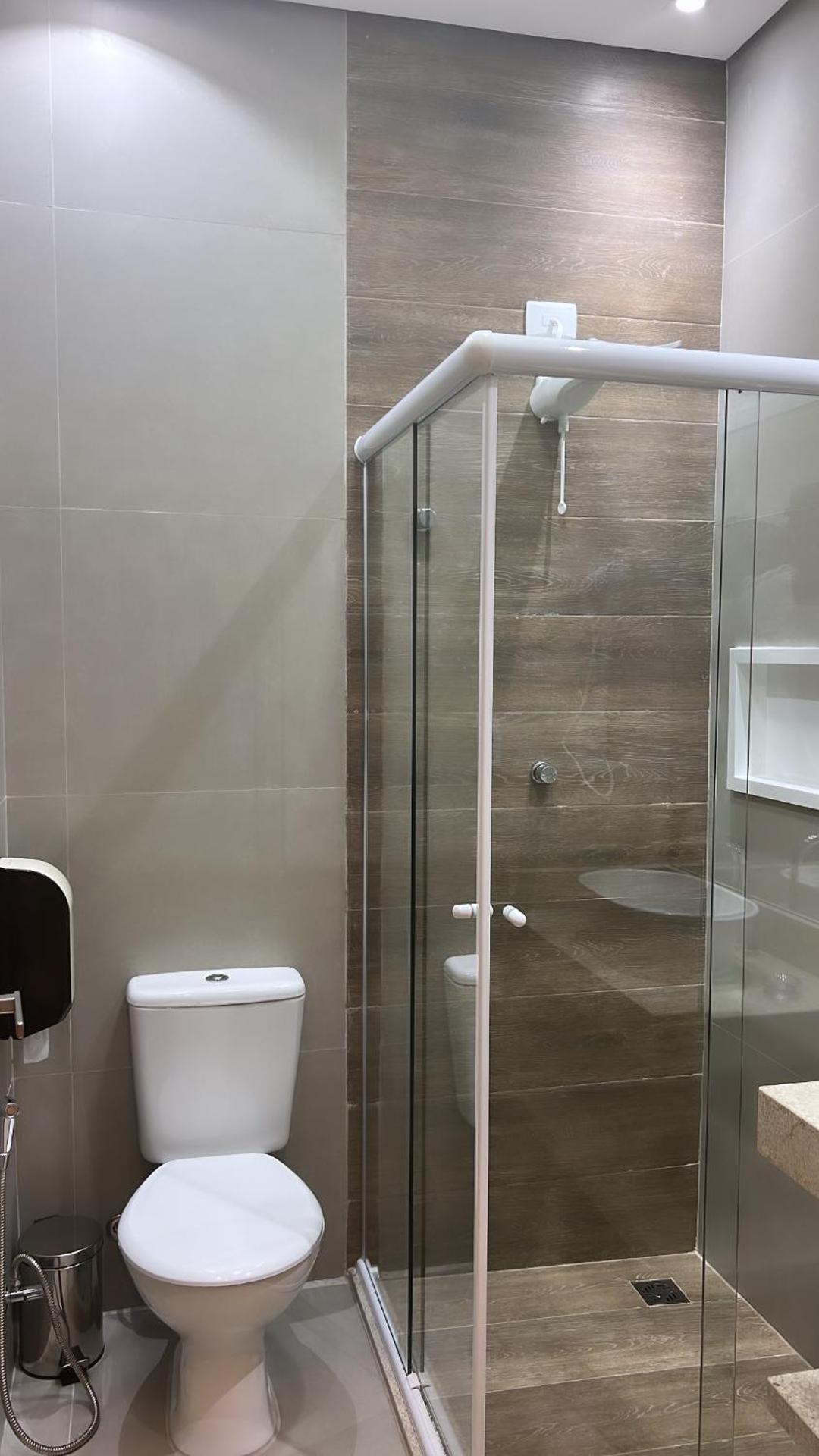 Camera Quadrupla Superior