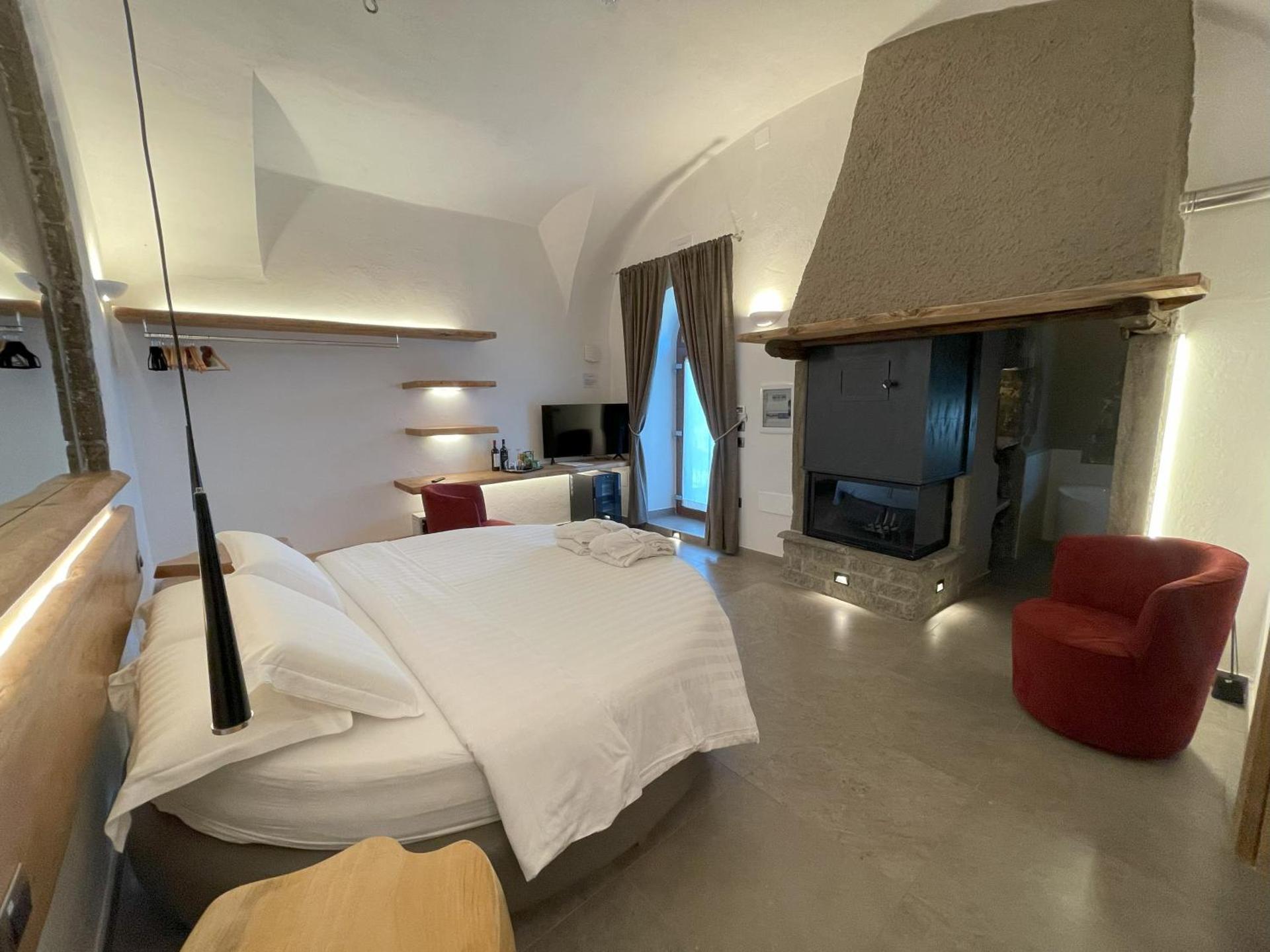 King Room with Spa Bath