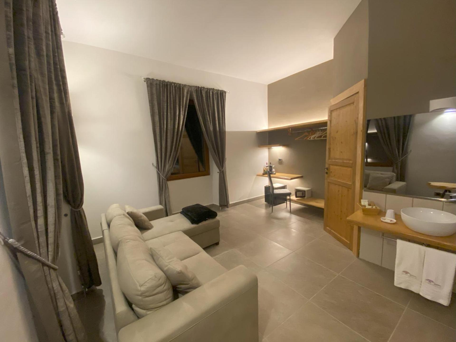 King Suite with Spa Bath