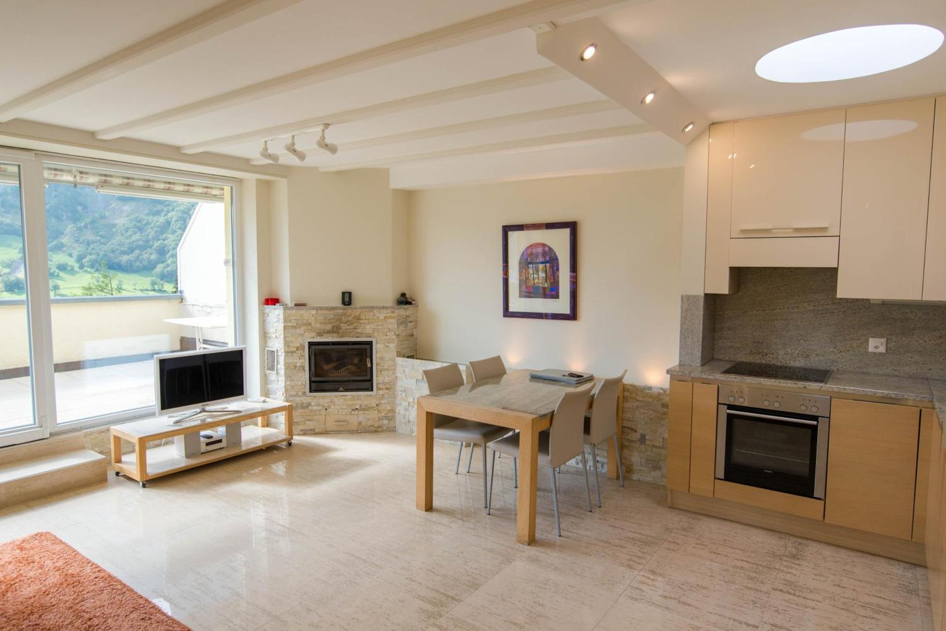 Communal lounge/ TV room