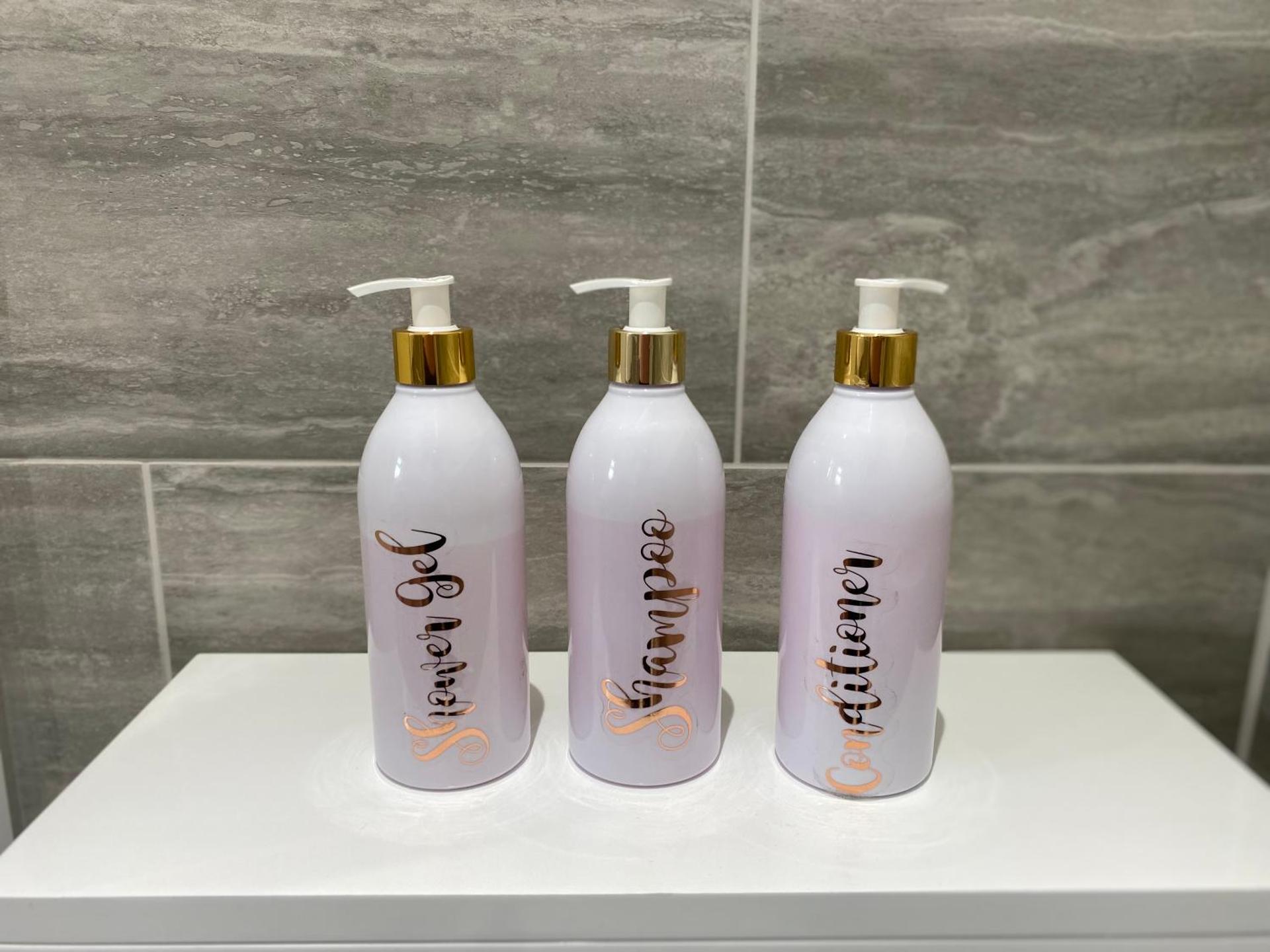 The Lily Pad near Poole Dorset Self contained private entrance and free parking