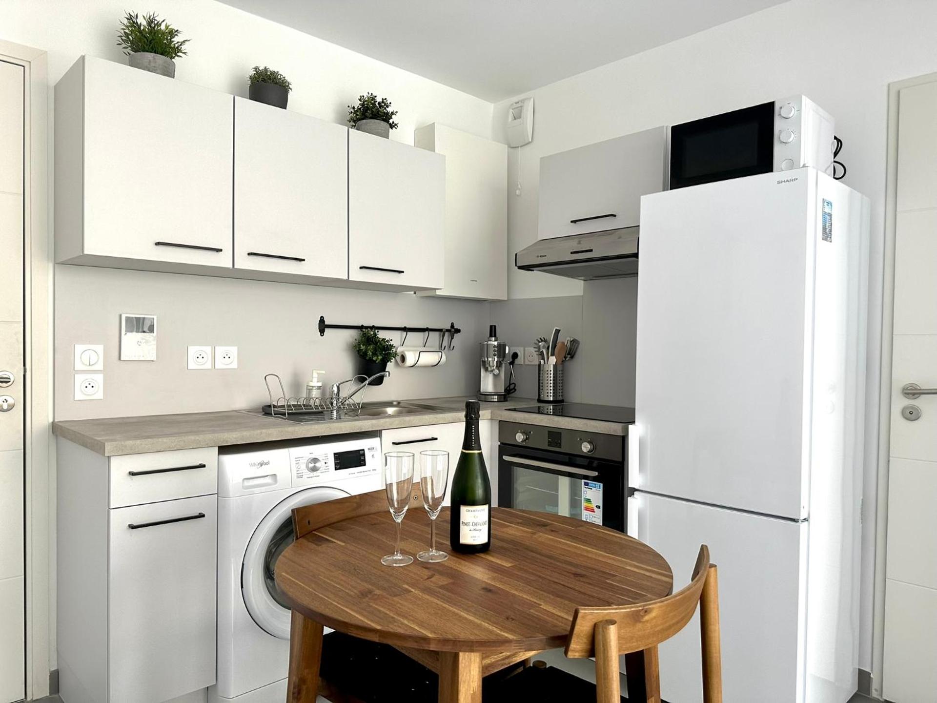 Kitchen or kitchenette