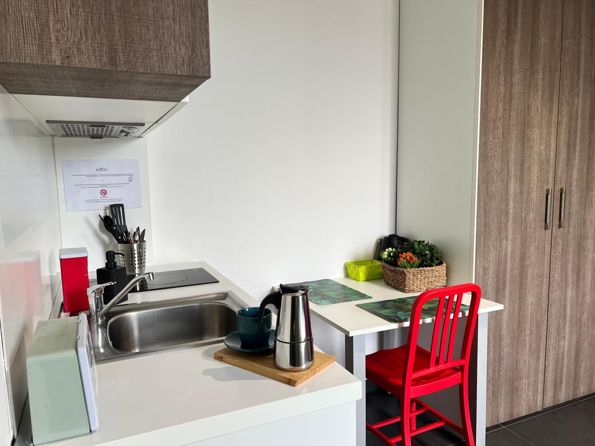 Kitchen or kitchenette