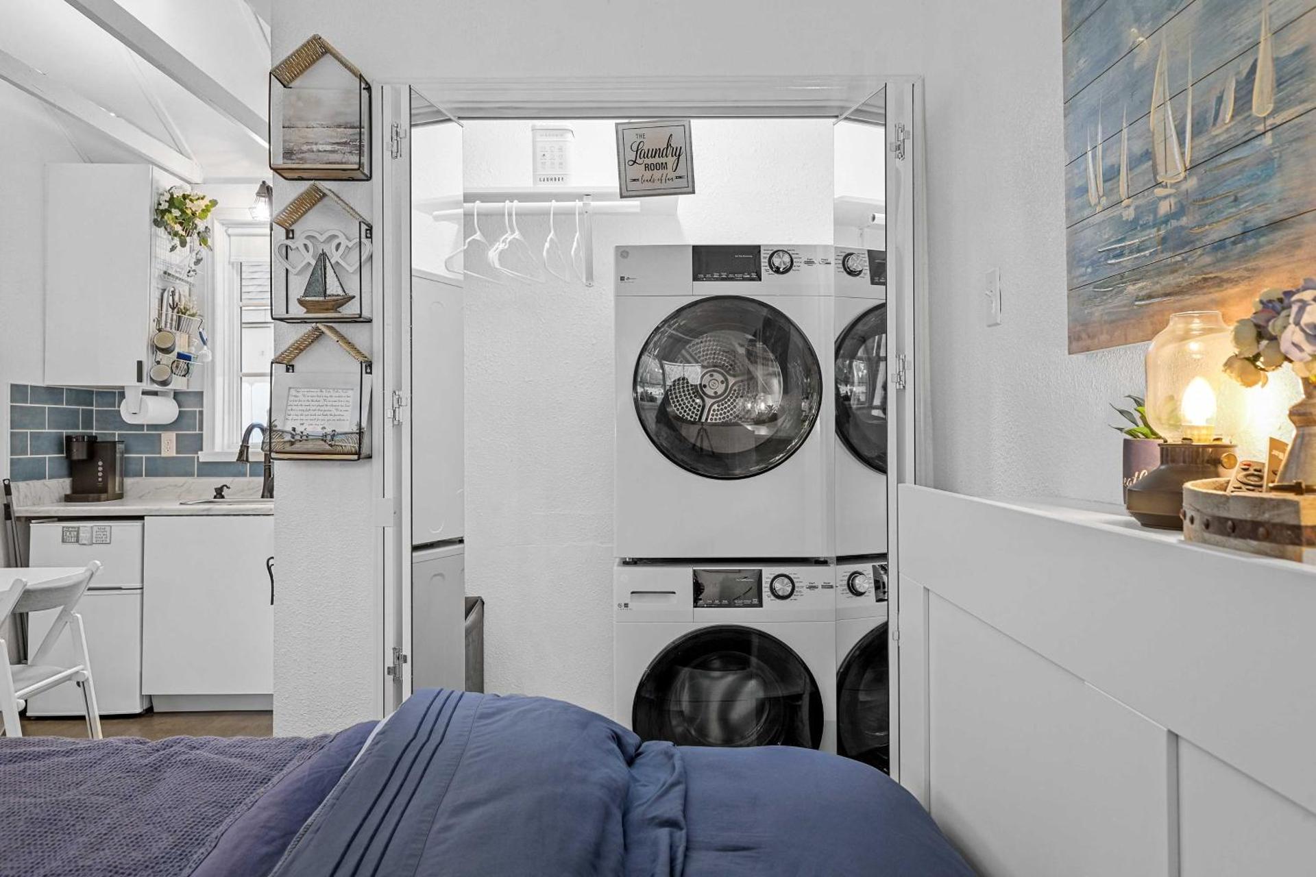 1 Mi to Lewisville Lake Fun Cozy Couples Retreat