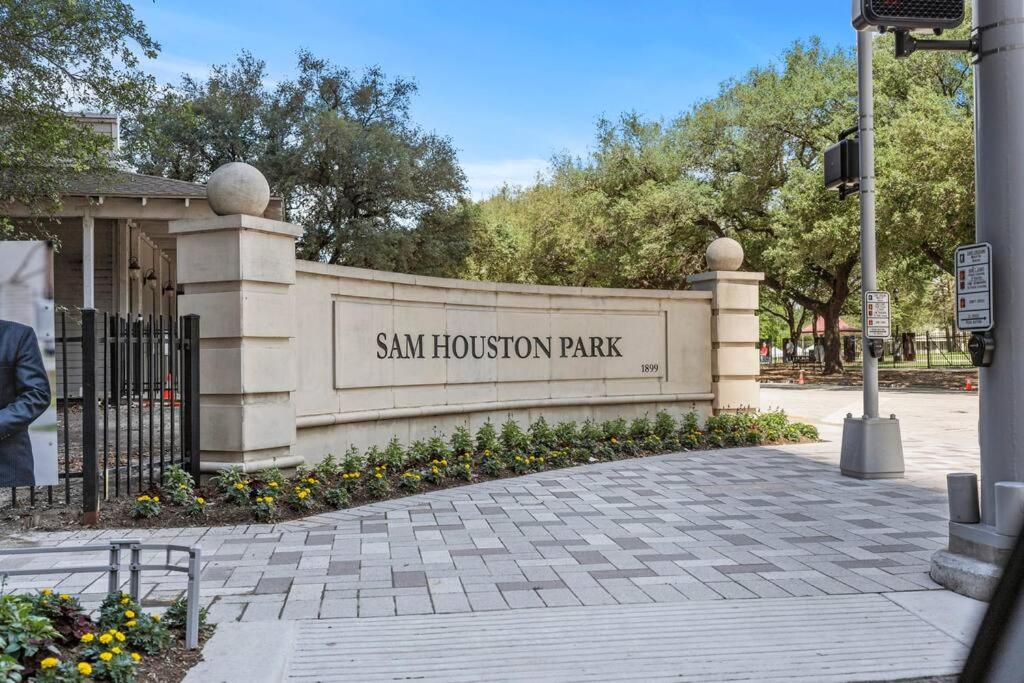 Historic Heights Cozy Nook Apartment