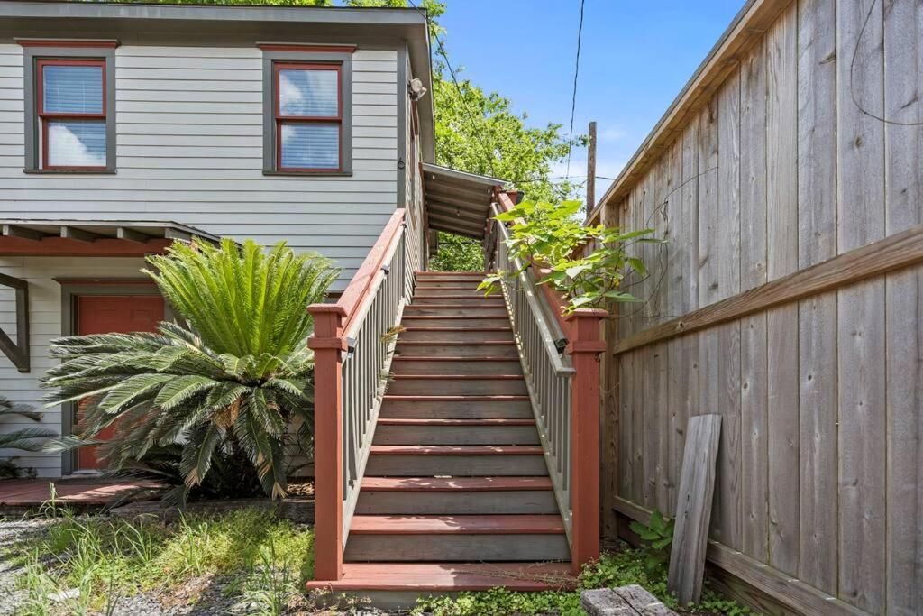 Historic Heights Cozy Nook Apartment