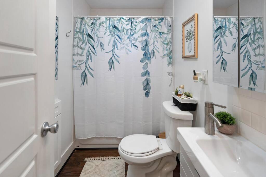 Historic Heights Cozy Nook Apartment