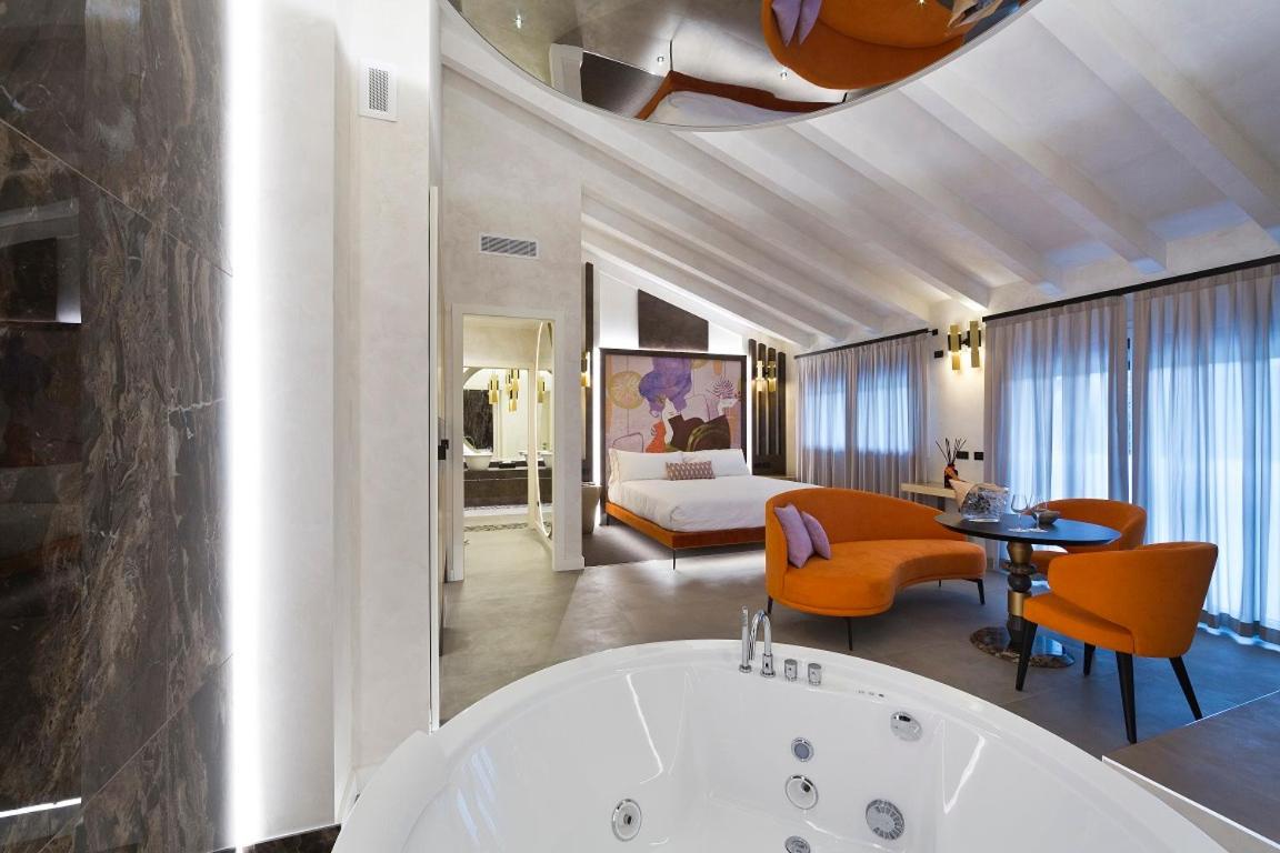 Vip's Motel Luxury Accommodation & Spa