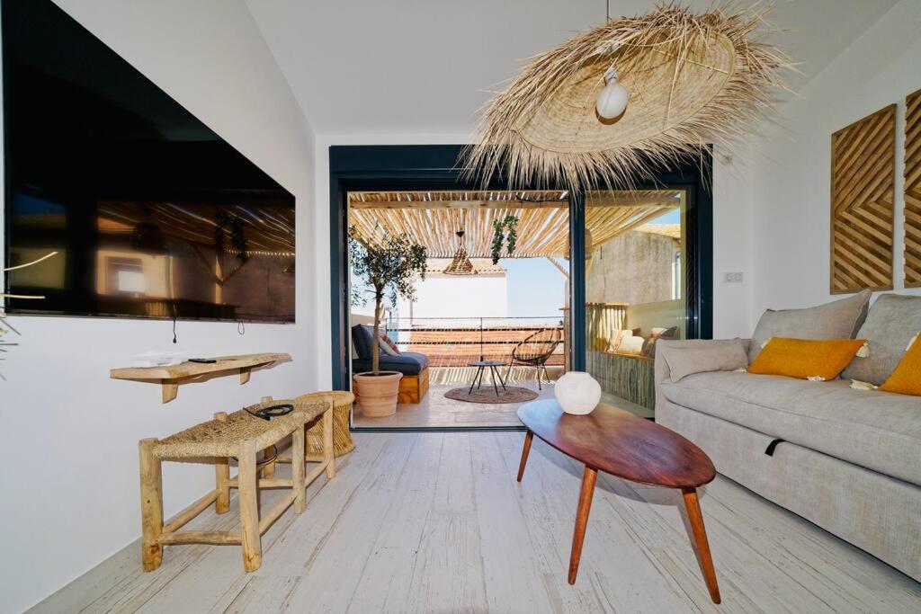 Maison bohème au bord de l'eau