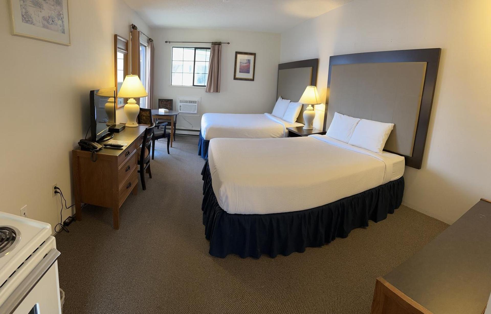 Two Queen Kitchenette