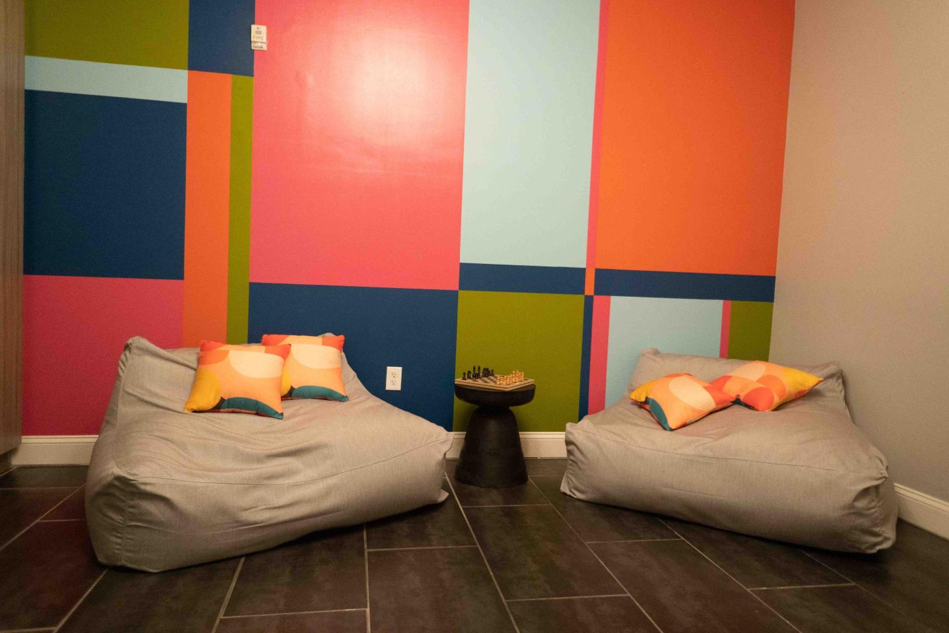 Communal lounge/ TV room