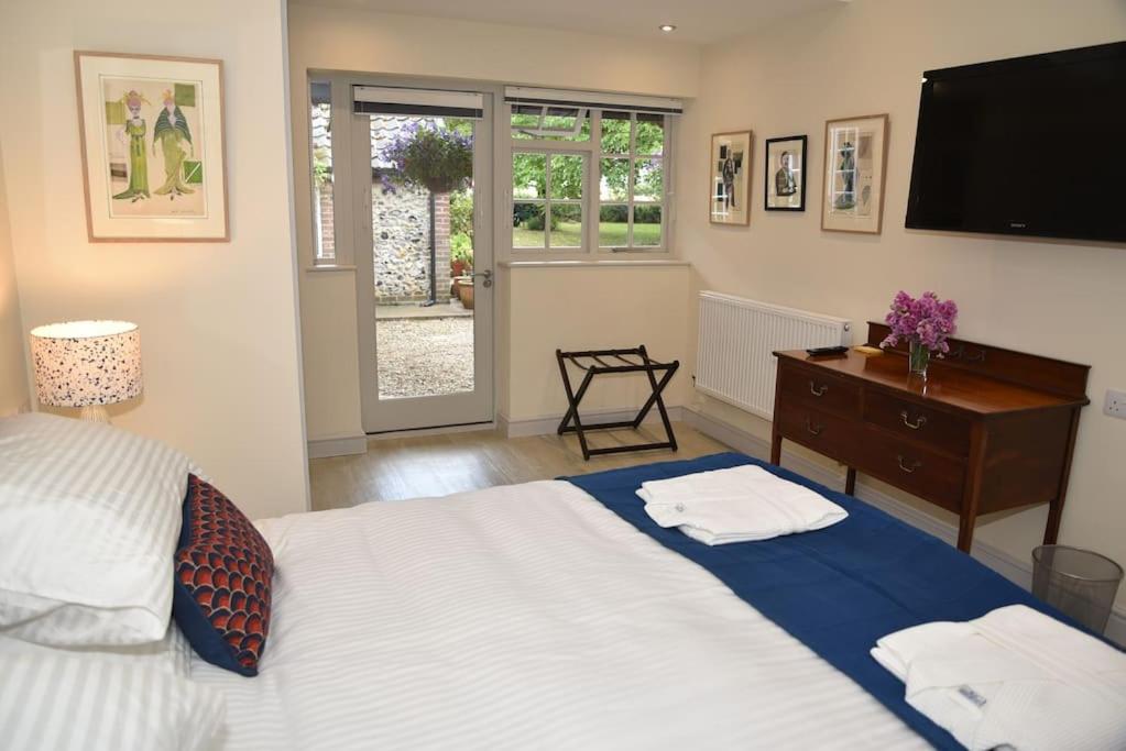 Large Double or Twin Room