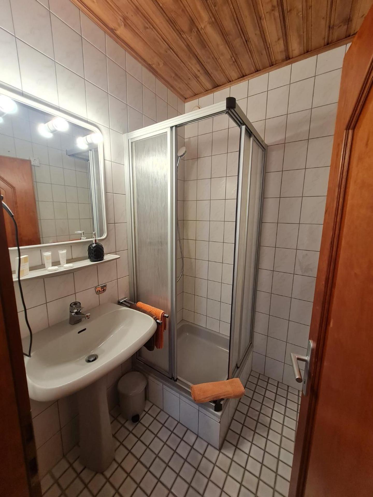 Double Room with Shower