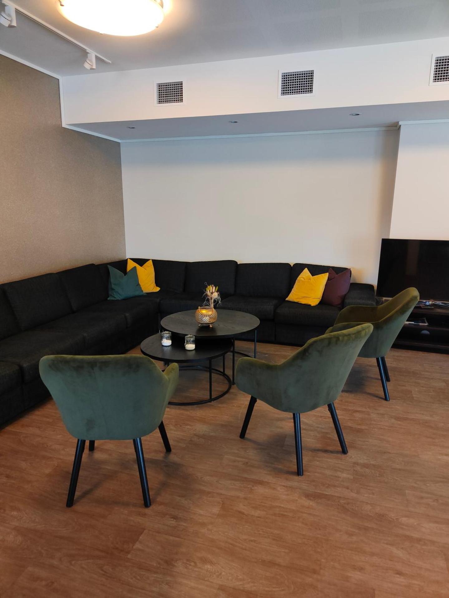 Communal lounge/ TV room