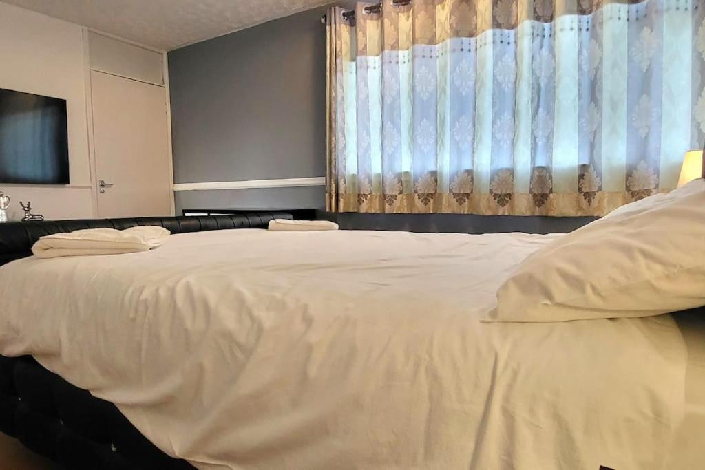 Cosy 3 double bed flat sleeps 6