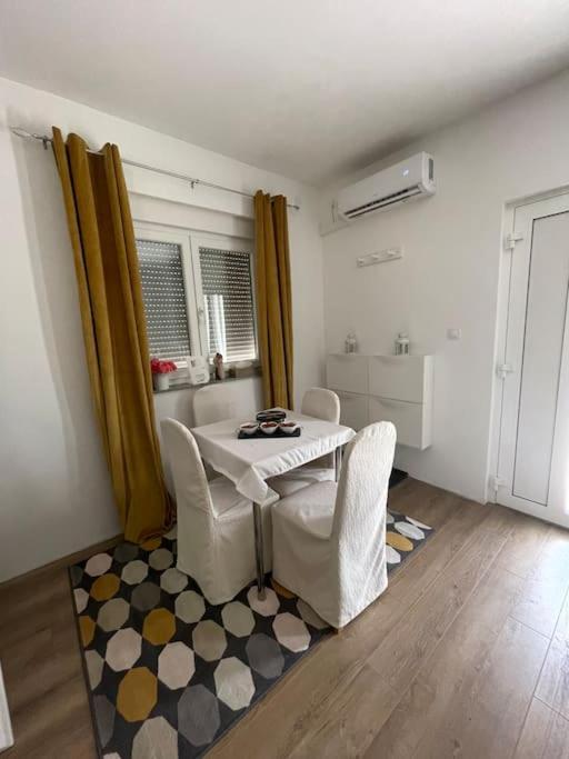 Kuća za odmor u prirodi NINA Jezero Orahovica