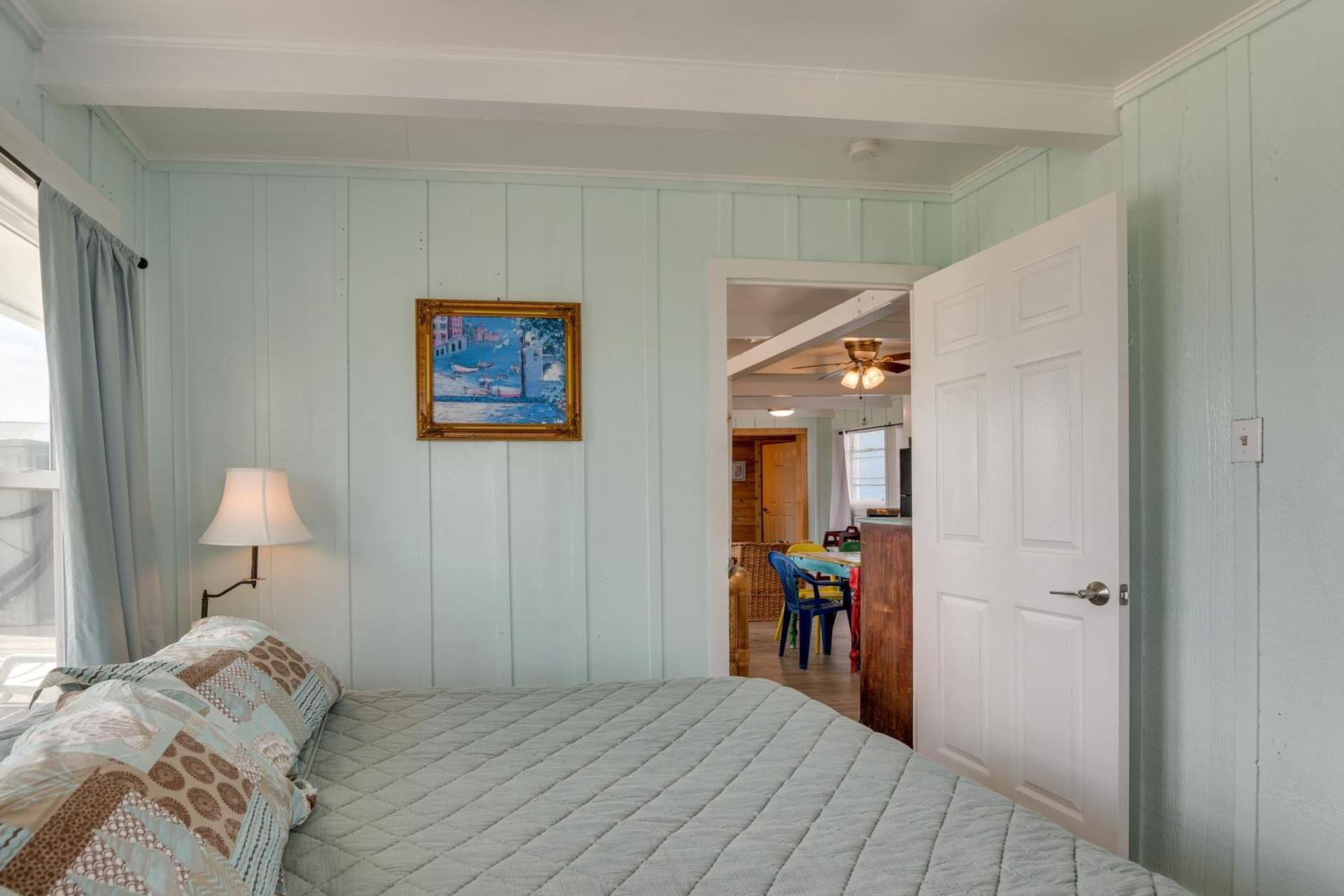 Walk to Shore Freeport Beach House with Grill!