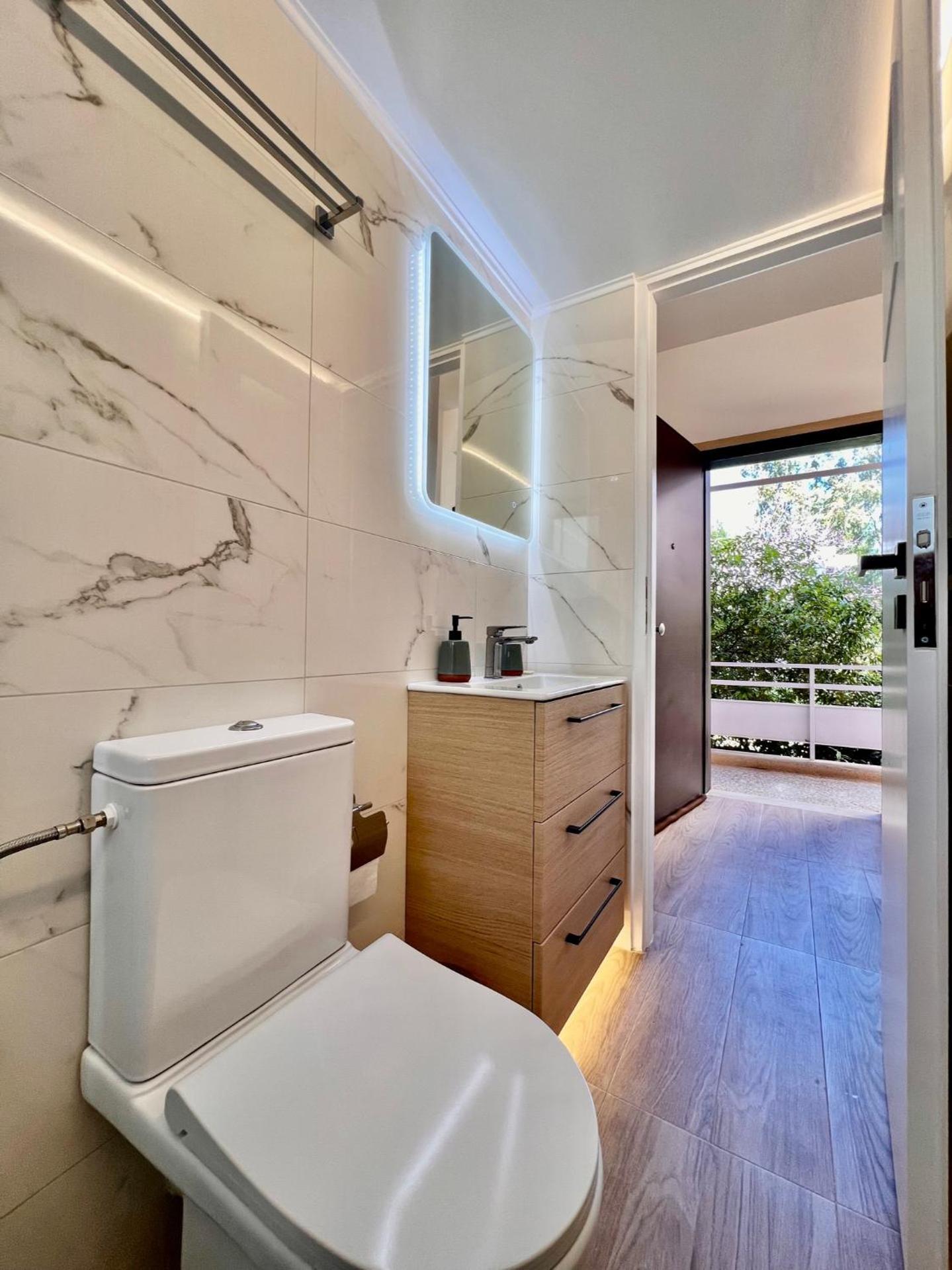 Sleek Studio in Voula Center