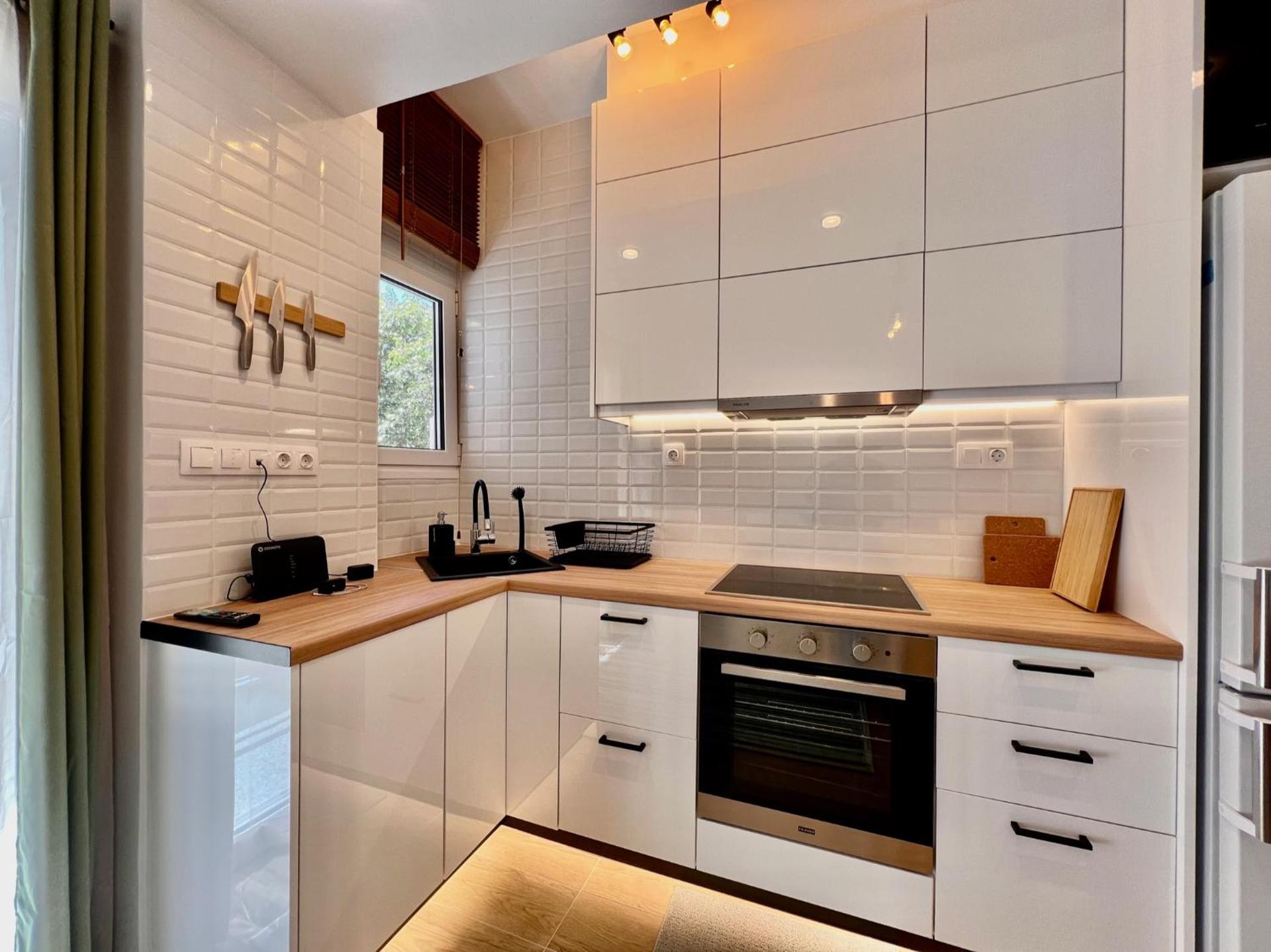 Sleek Studio in Voula Center