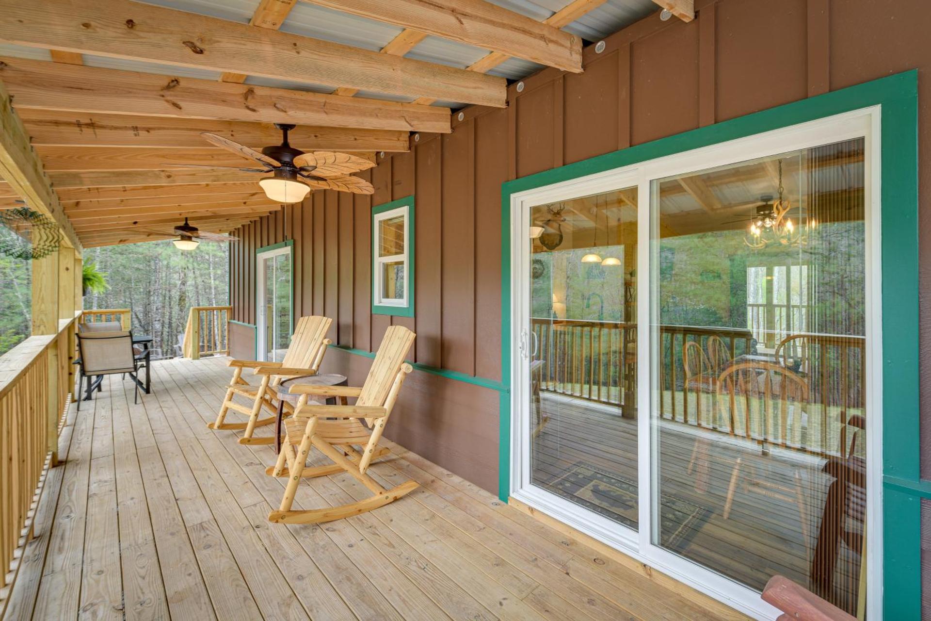 Scenic Murphy Cabin with Hot Tub, Fire Pit and Views