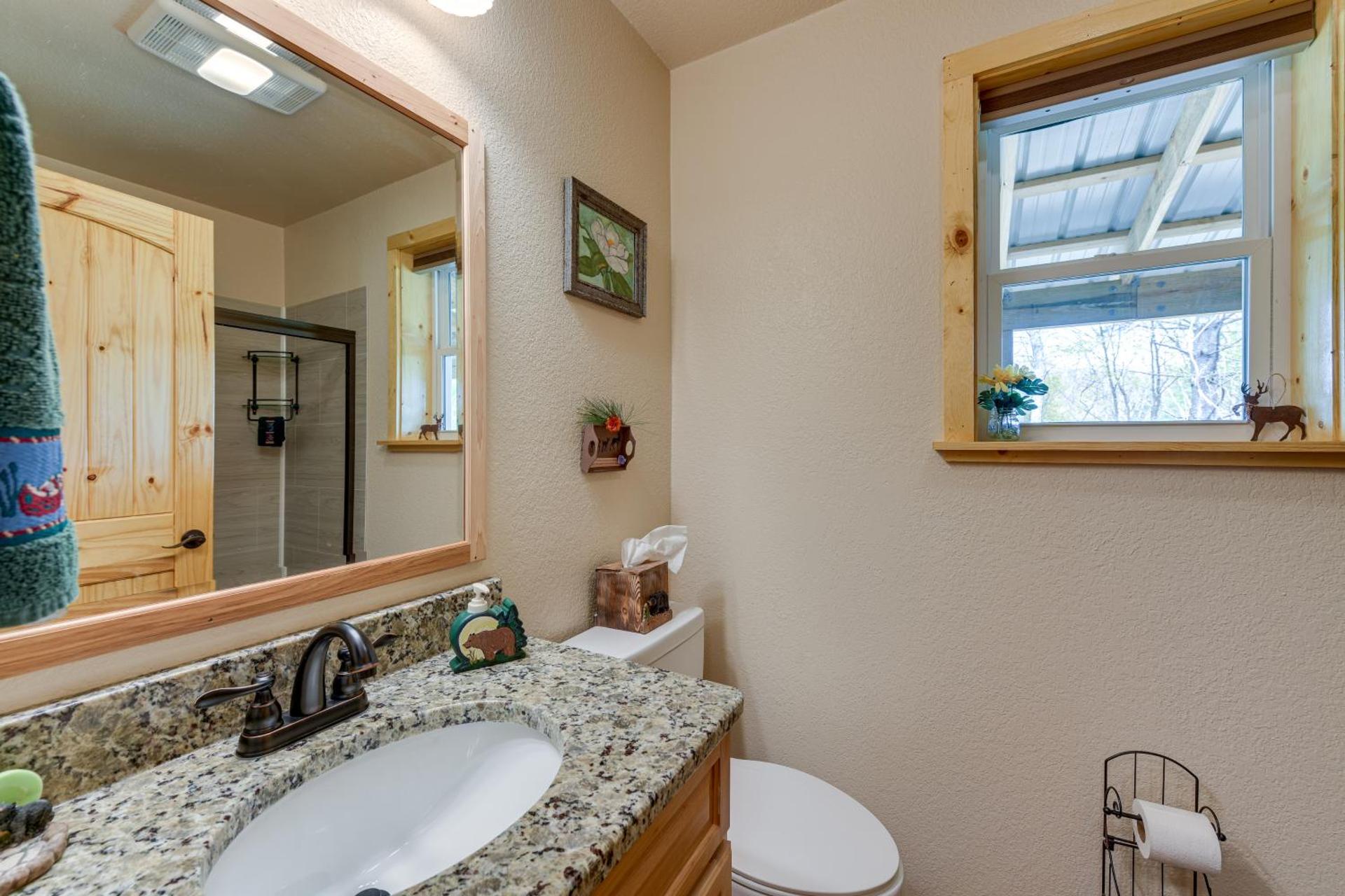 Scenic Murphy Cabin with Hot Tub, Fire Pit and Views