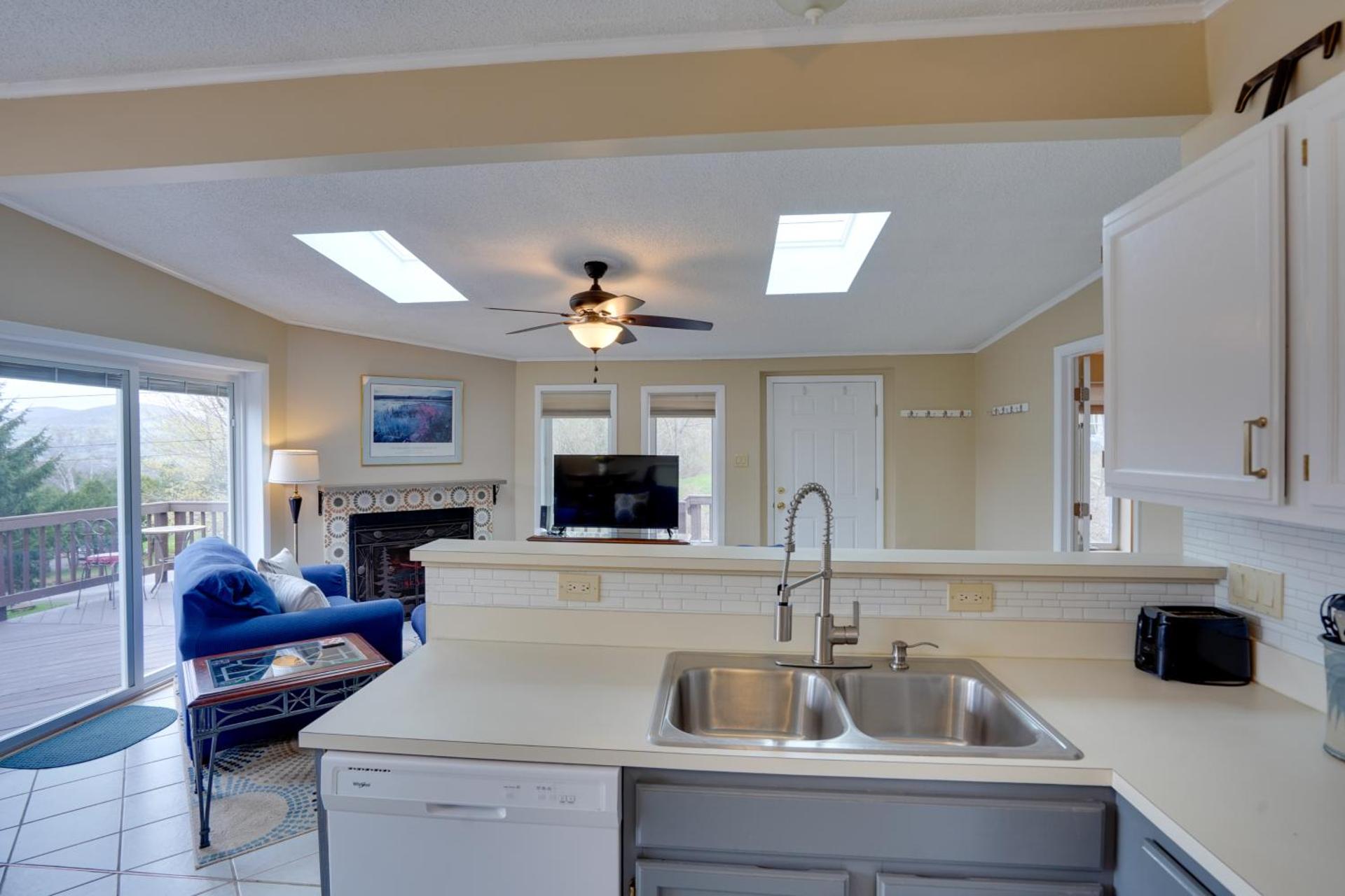 Catskills Home, 5 Mins to Windham Mtn Resort!