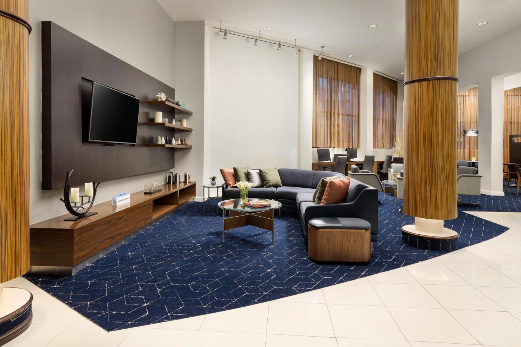 Communal lounge/ TV room