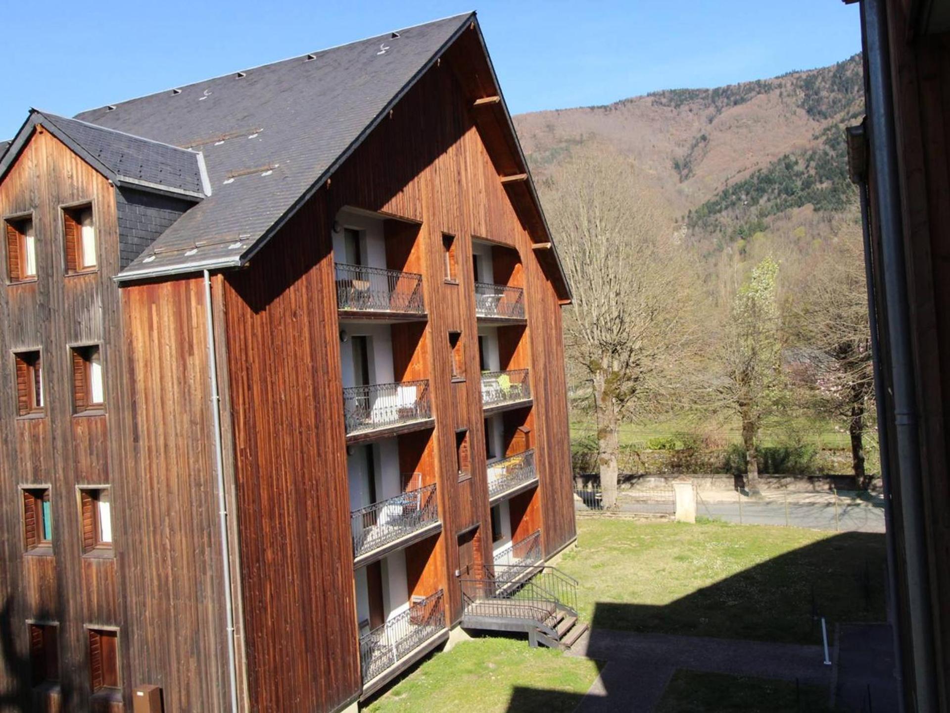 Appartement T2 avec Balcon, Parking et WiFi - Proche Thermes et Centre ville, 4 pers. - FR-1-313-222
