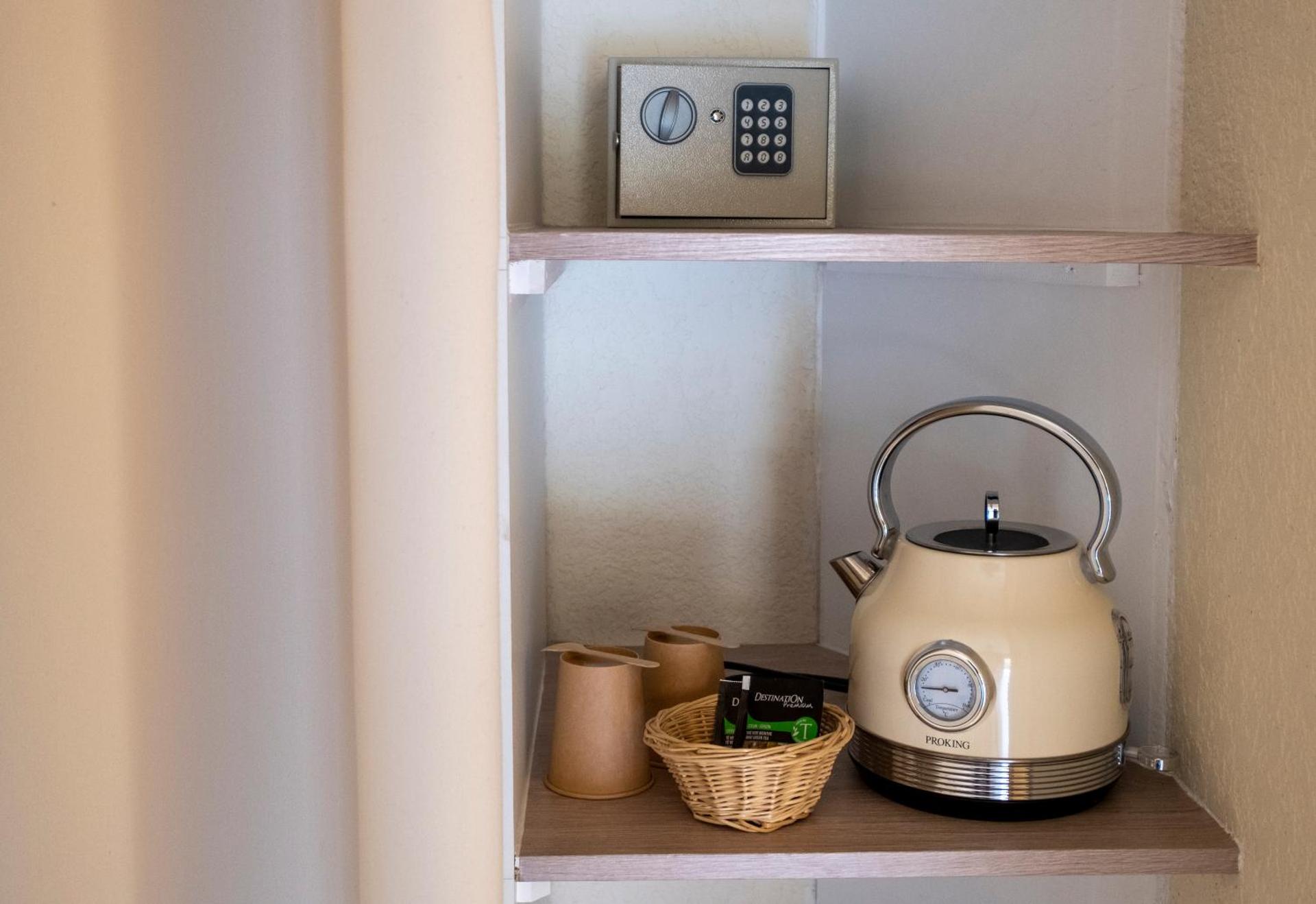 Coffee/tea facilities