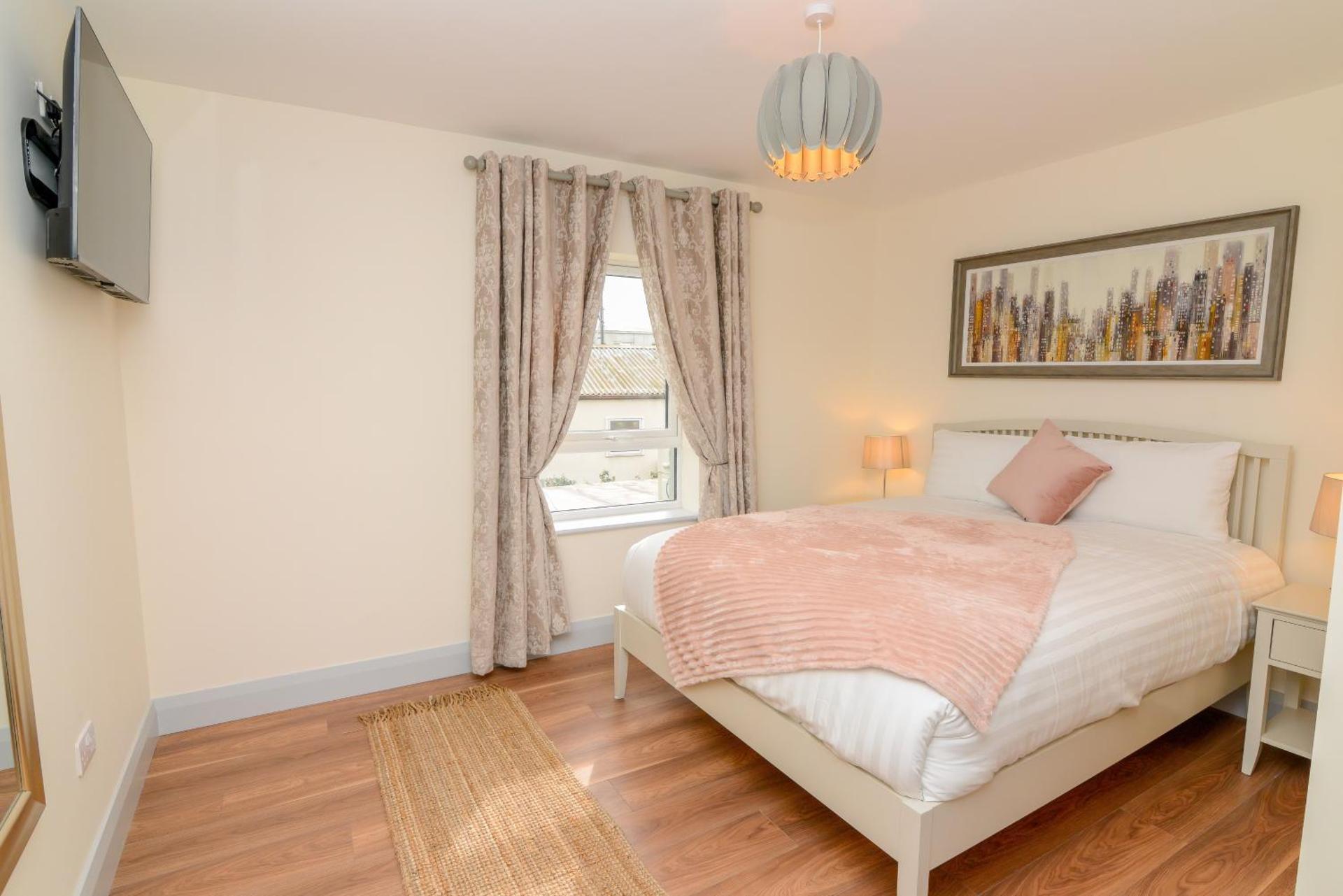 Downtown Suite– Breakfast Included