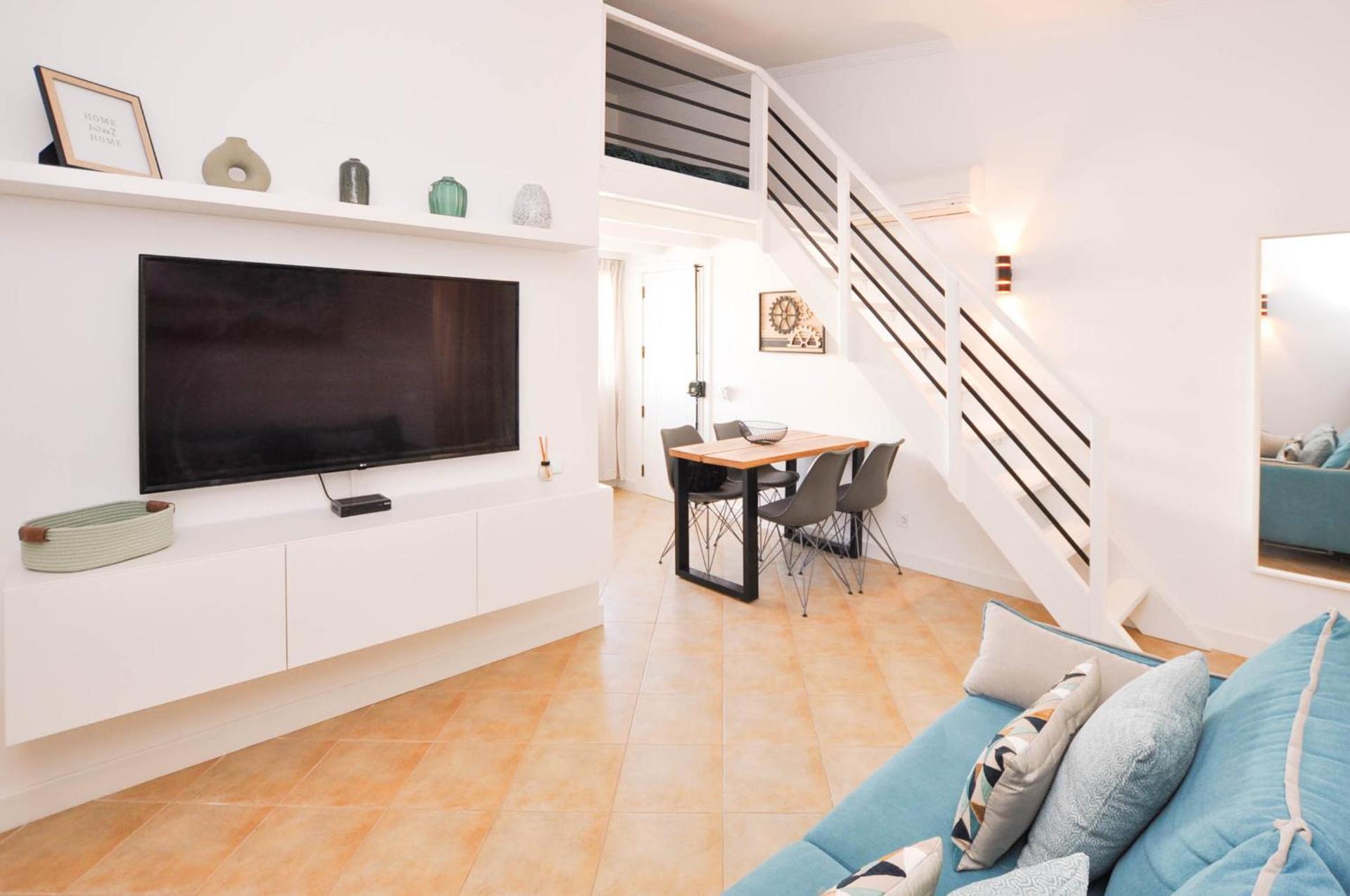 Communal lounge/ TV room