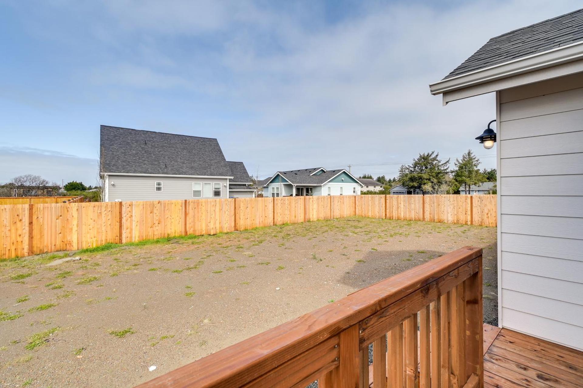 Ocean Shores Home with Game Room - Walk to Beaches!