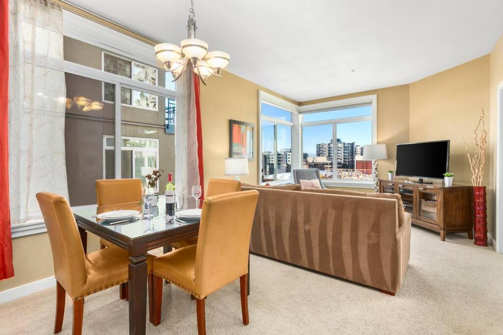 Corner Unit in the middle of it all - 99 Walkscore