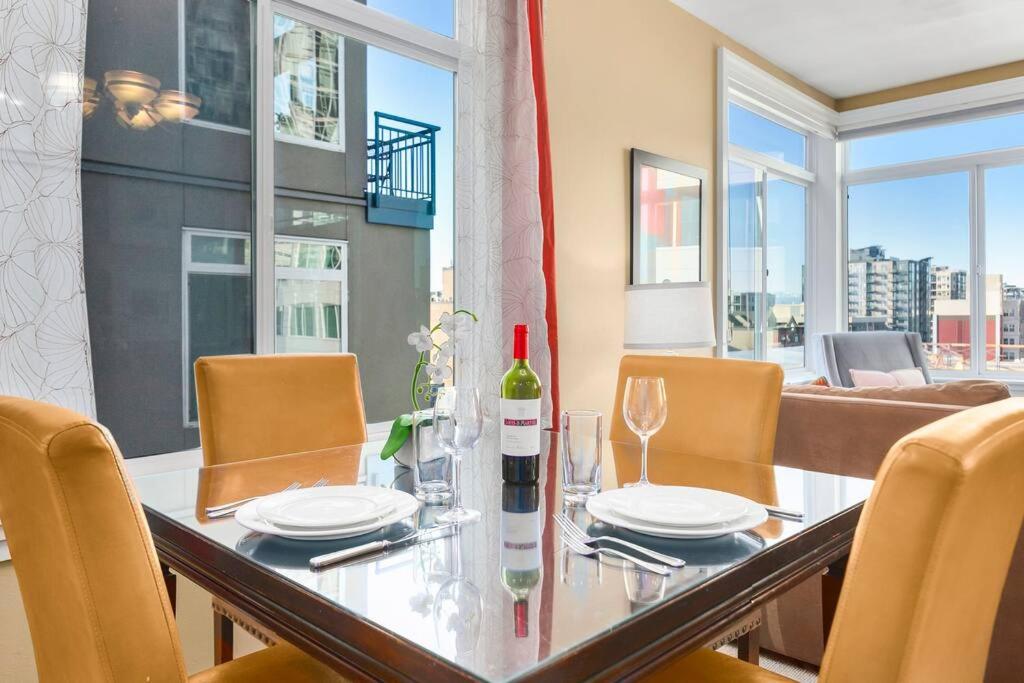 Corner Unit in the middle of it all - 99 Walkscore