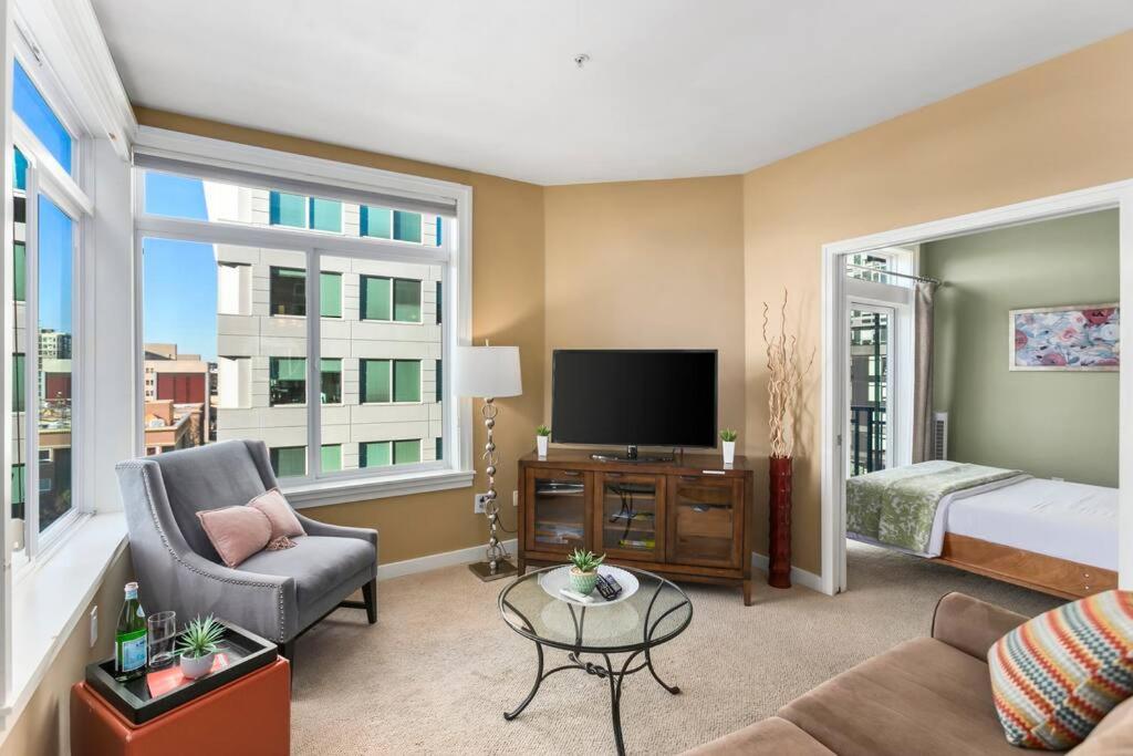 Corner Unit in the middle of it all - 99 Walkscore