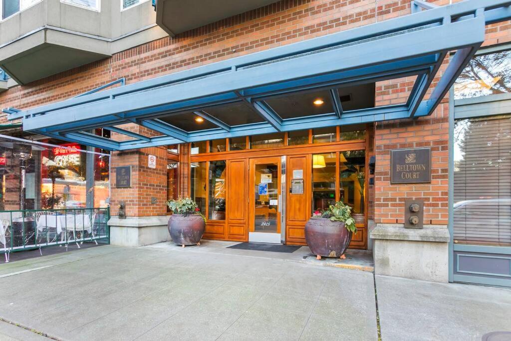 Corner Unit in the middle of it all - 99 Walkscore