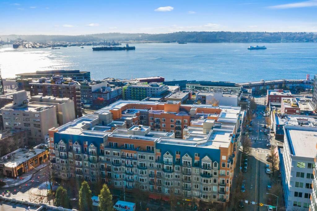 Corner Unit in the middle of it all - 99 Walkscore