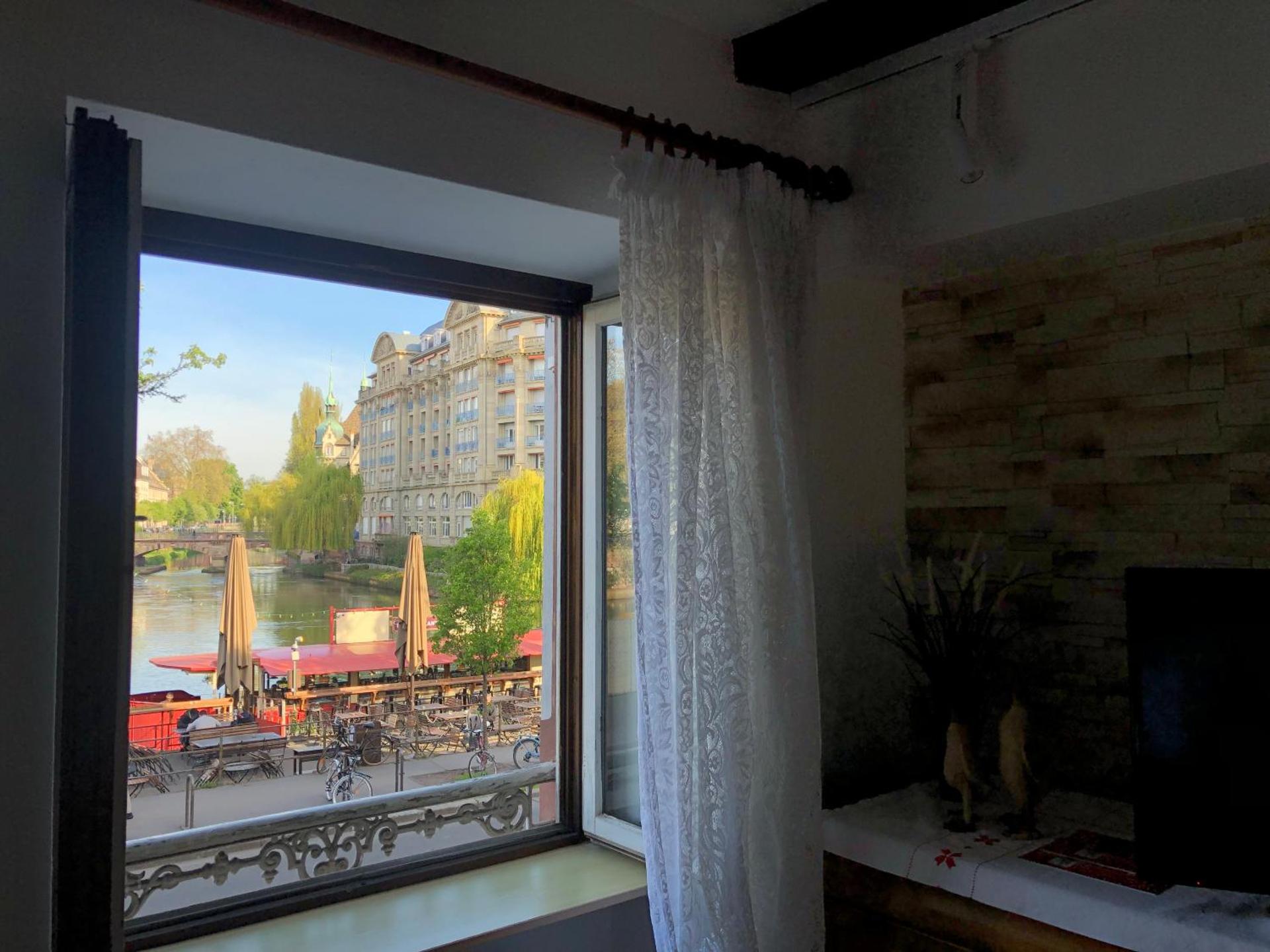 Quai des Pêcheurs - Vue Cathedrale