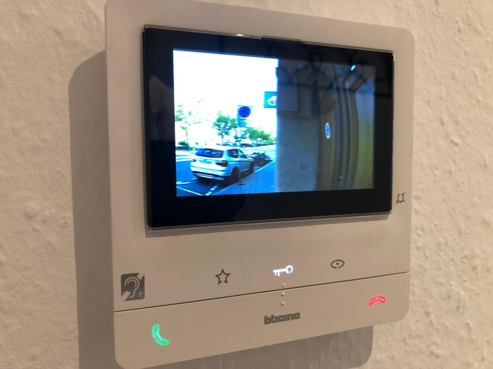 Quai des Pêcheurs - Vue Cathedrale