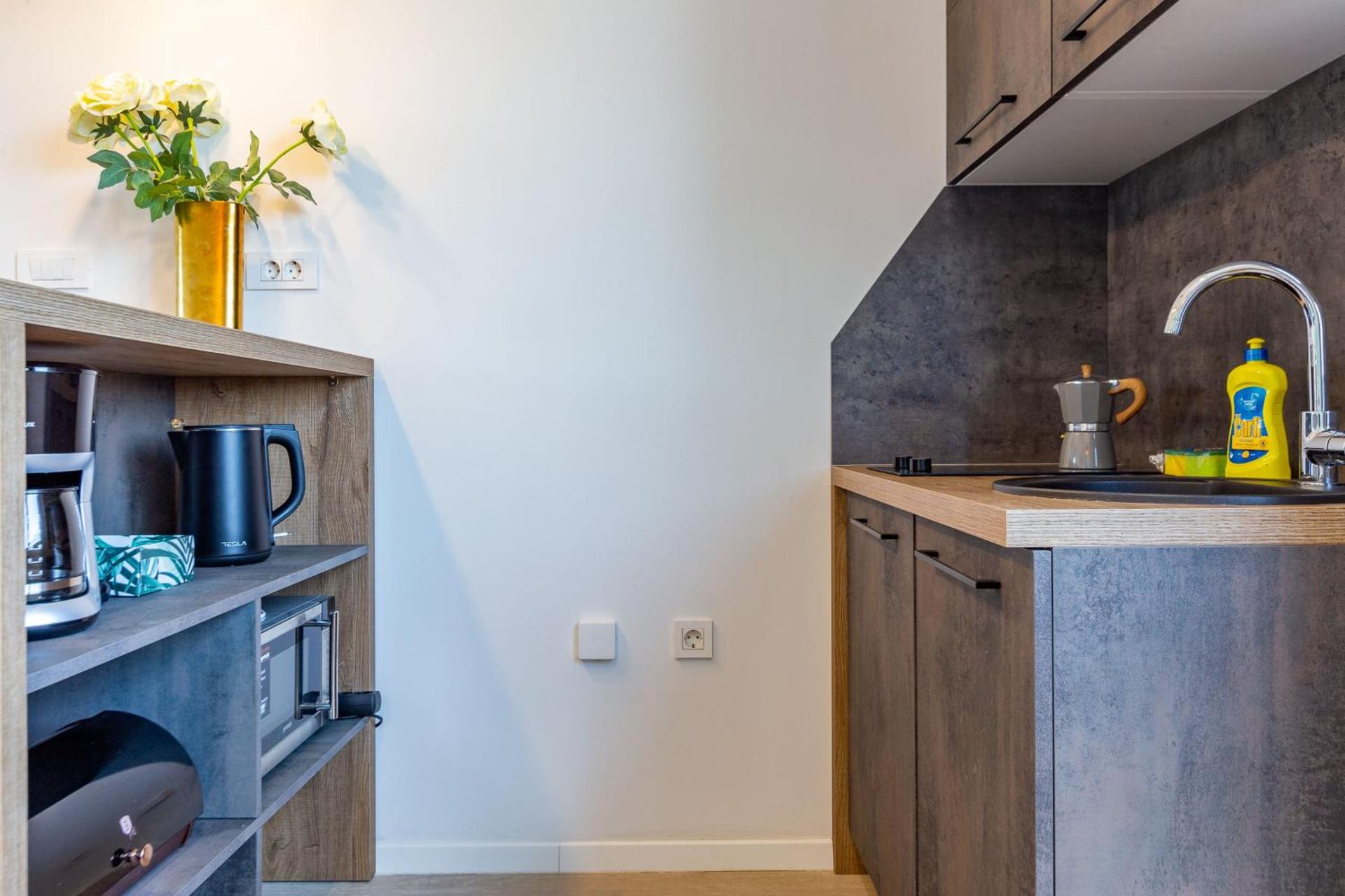 Tiffy studio w private parking