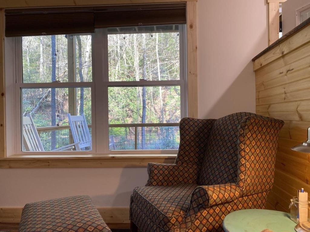 Beech Creek Cabin, lower unit, Black Mountain