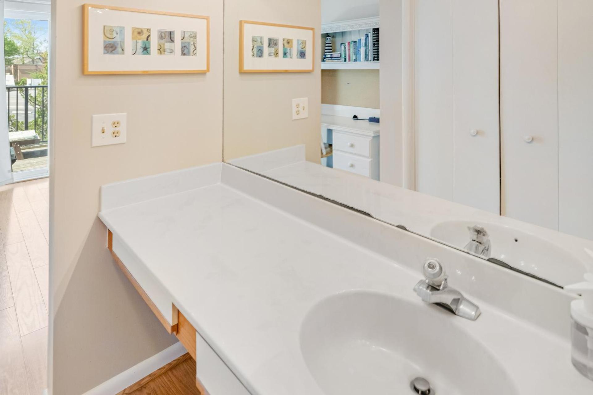 Scarborough Village - 245 Country Club Dr, Unit #608