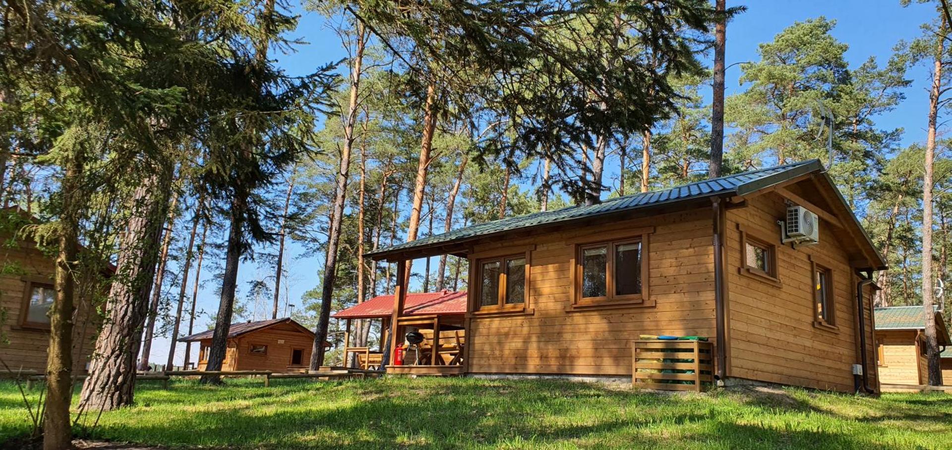 Domki LeMo - nad samym jeziorem, nowe w pełni wyposażone z miejscem parkingowym